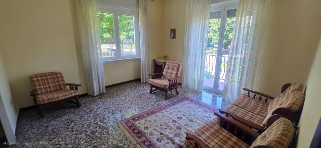 Villa in vendita a Laveno-Mombello