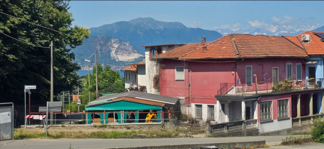 Villa in vendita a Laveno-Mombello