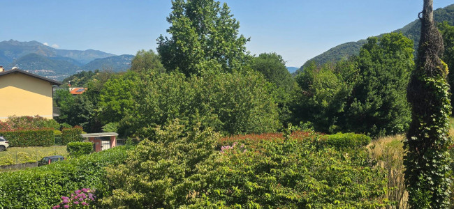 Villa in vendita a Laveno-Mombello