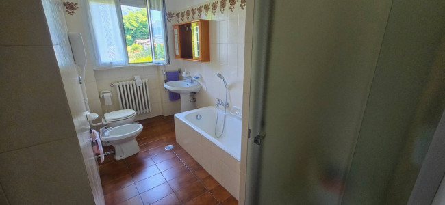 Villa in vendita a Laveno-Mombello