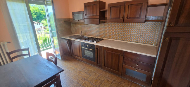 Villa in vendita a Laveno-Mombello