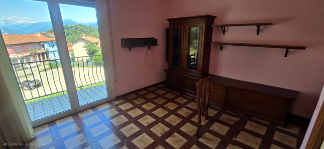 Villa in vendita a Laveno-Mombello
