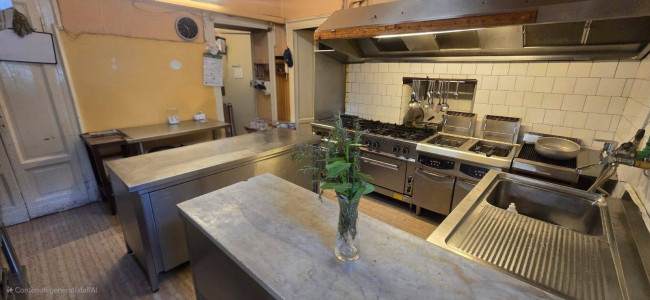 Attività commerciale in vendita a Laveno-Mombello