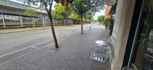 Attività commerciale in vendita a Laveno-Mombello