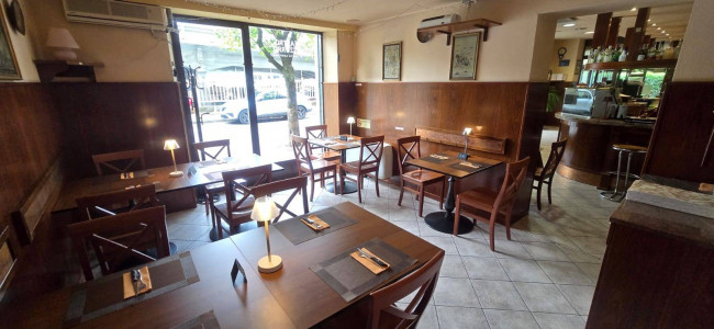 Attività commerciale in vendita a Laveno-Mombello