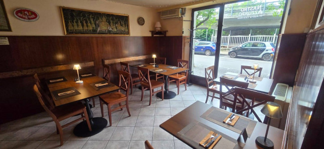 Attività commerciale in vendita a Laveno-Mombello