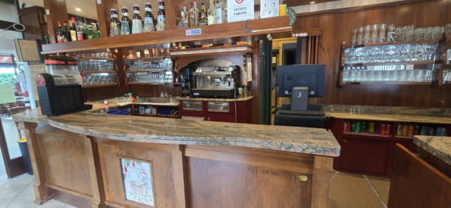 Attività commerciale in vendita a Laveno-Mombello