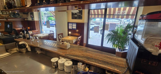 Attività commerciale in vendita a Laveno-Mombello