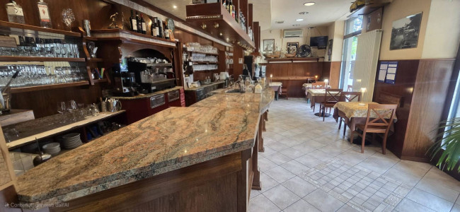 Attività commerciale in vendita a Laveno-Mombello