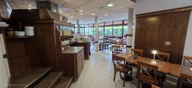 Attività commerciale in vendita a Laveno-Mombello