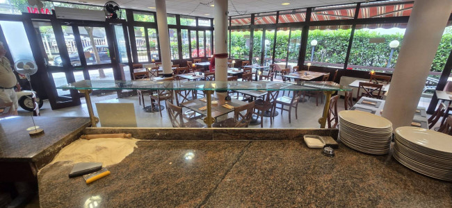 Attività commerciale in vendita a Laveno-Mombello