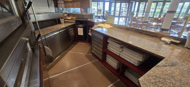 Attività commerciale in vendita a Laveno-Mombello