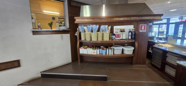 Attività commerciale in vendita a Laveno-Mombello