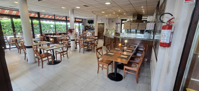 Attività commerciale in vendita a Laveno-Mombello