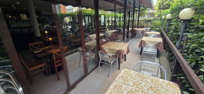 Attività commerciale in vendita a Laveno-Mombello