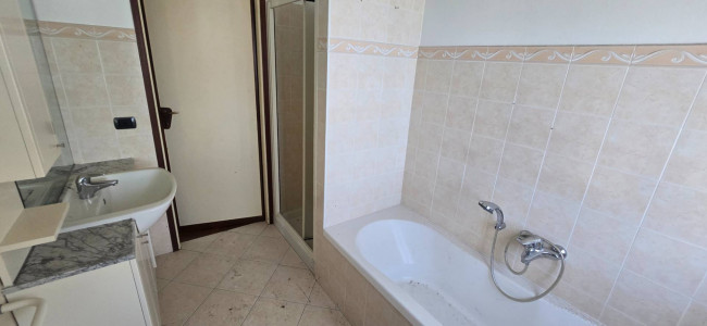 Appartamento in vendita a Laveno-Mombello