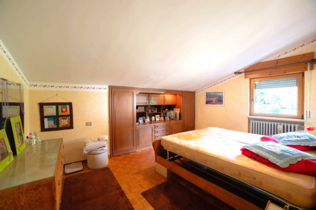 Villa in vendita a Cocquio-Trevisago