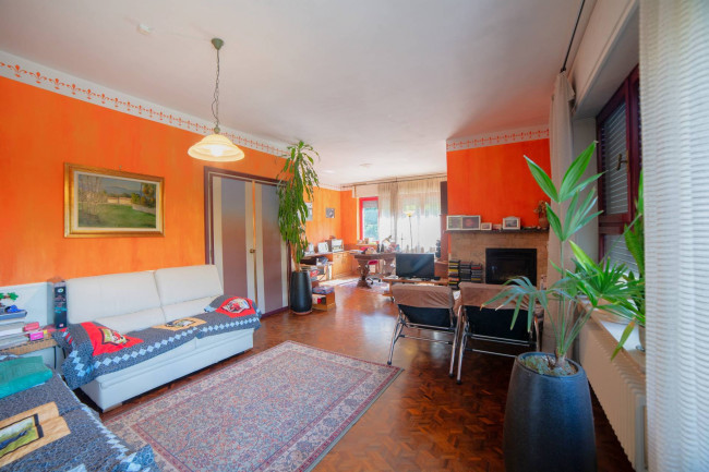 Villa in vendita a Cocquio-Trevisago