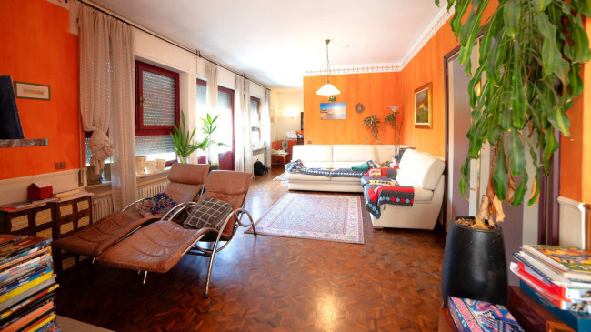 Villa in vendita a Cocquio-Trevisago