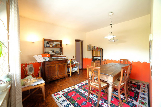 Villa in vendita a Cocquio-Trevisago