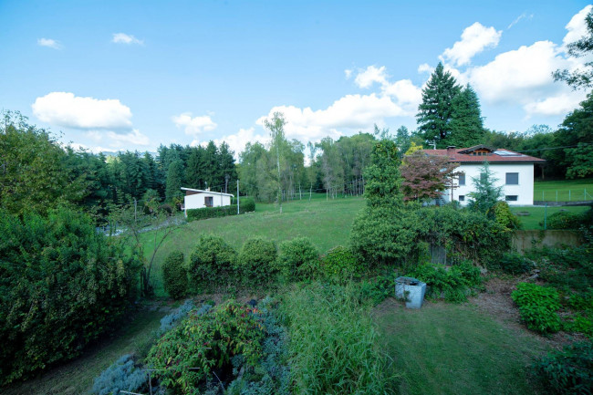 Villa in vendita a Cocquio-Trevisago