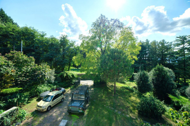 Villa in vendita a Cocquio-Trevisago