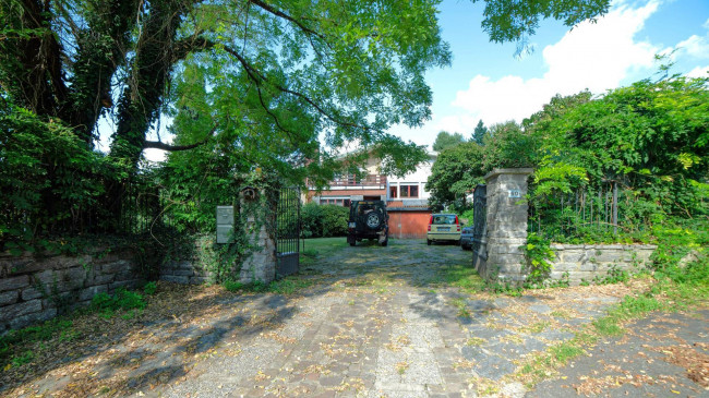 Villa in vendita a Cocquio-Trevisago