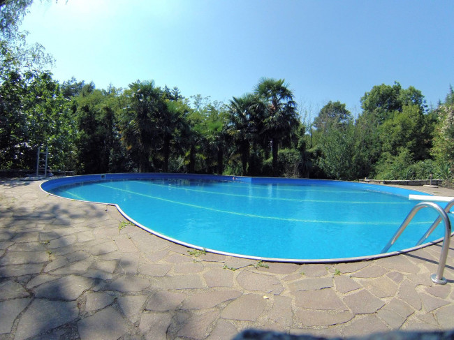 Villa in vendita a Cocquio-Trevisago