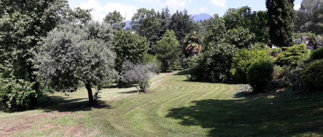 Villa in vendita a Cocquio-Trevisago