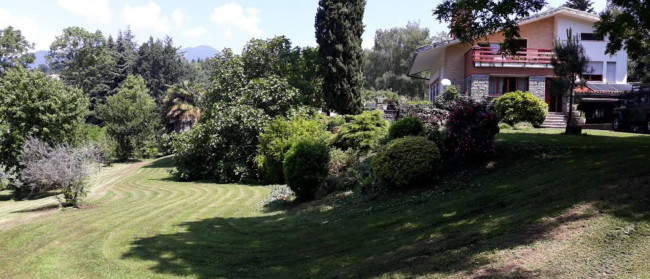 Villa in vendita a Cocquio-Trevisago