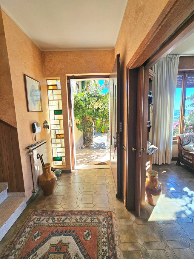 Villa in vendita a Besozzo