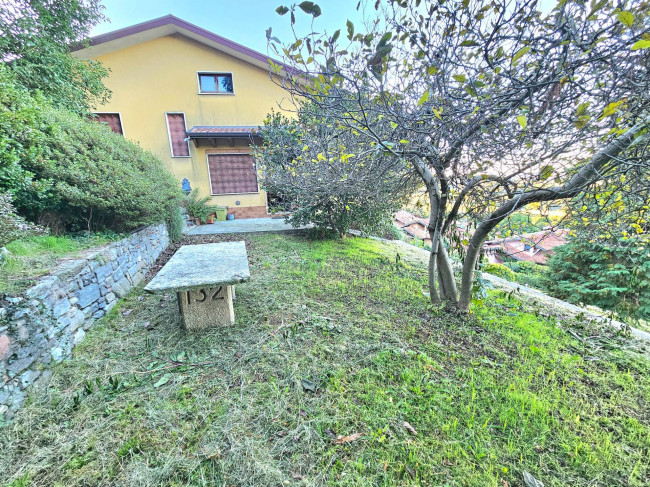 Villa in vendita a Besozzo