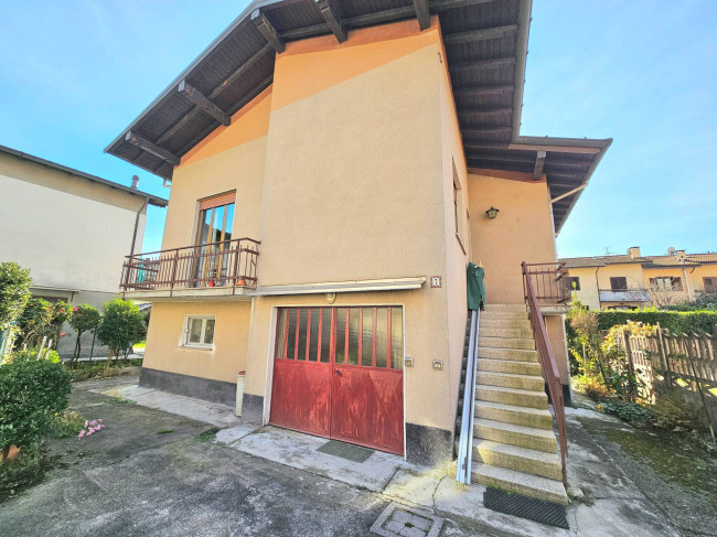 Casa singola in vendita a Laveno-Mombello