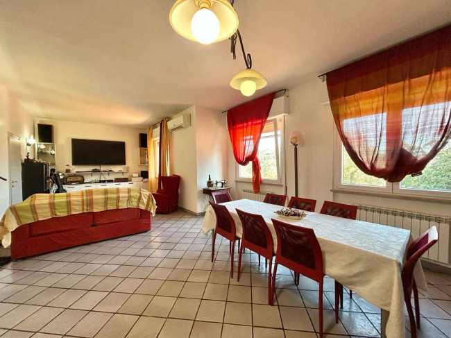 Villa in vendita a Follo