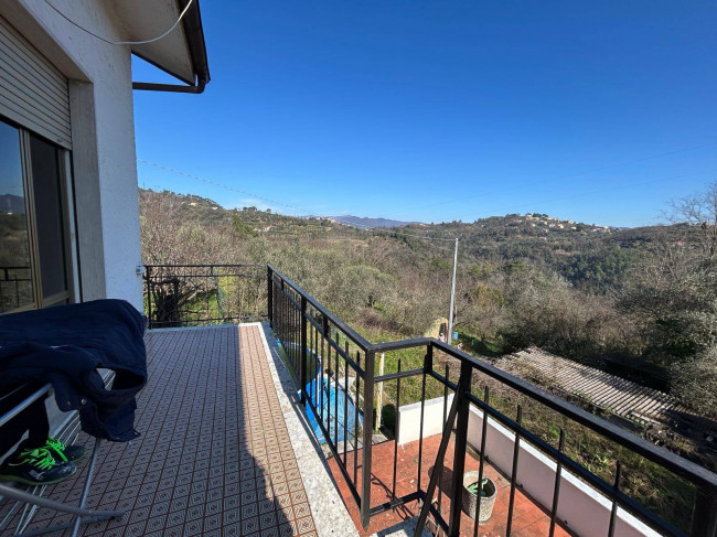 Villa in vendita a Follo