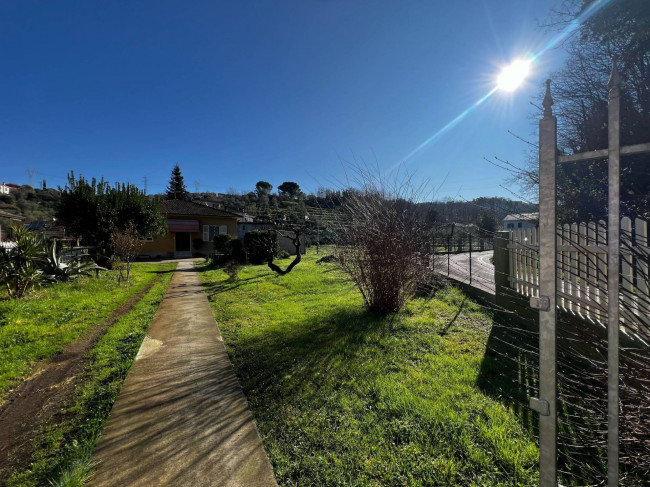 Casa singola in vendita a Vezzano Ligure
