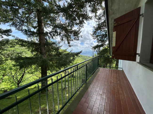 Bifamiliare in vendita a Podenzana