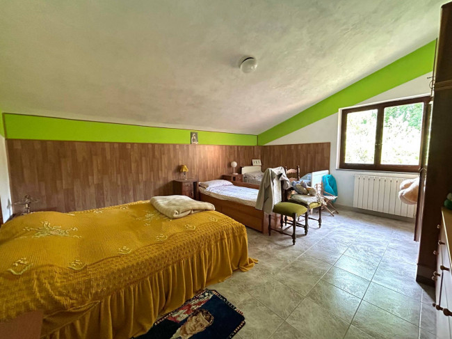 Bifamiliare in vendita a Podenzana