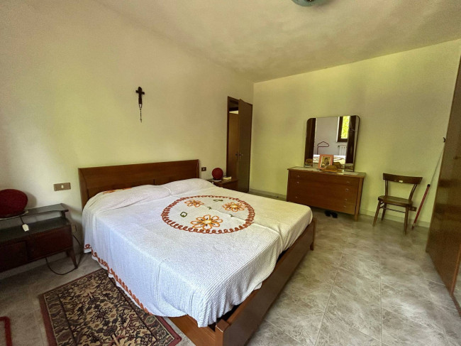 Bifamiliare in vendita a Podenzana
