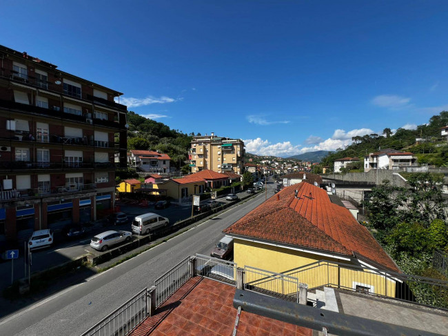 Bifamiliare in vendita a Vezzano Ligure