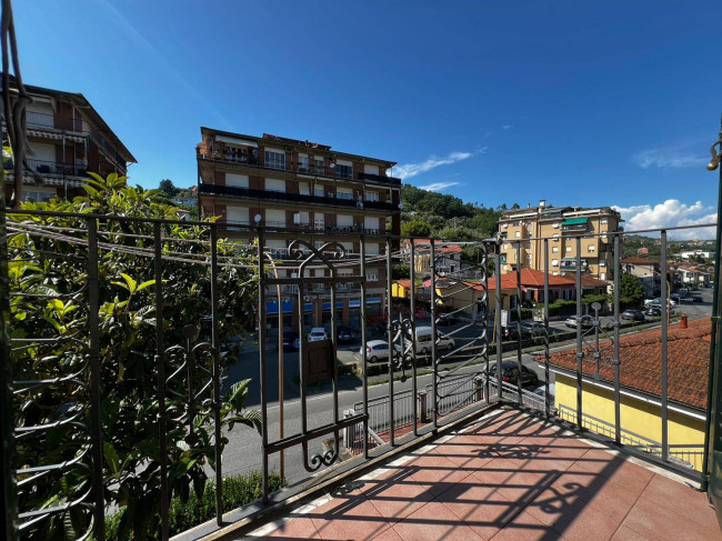 Bifamiliare in vendita a Vezzano Ligure