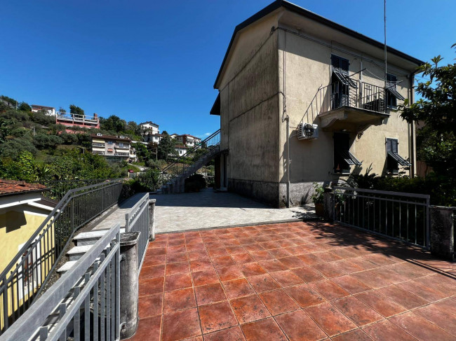 Bifamiliare in vendita a Vezzano Ligure