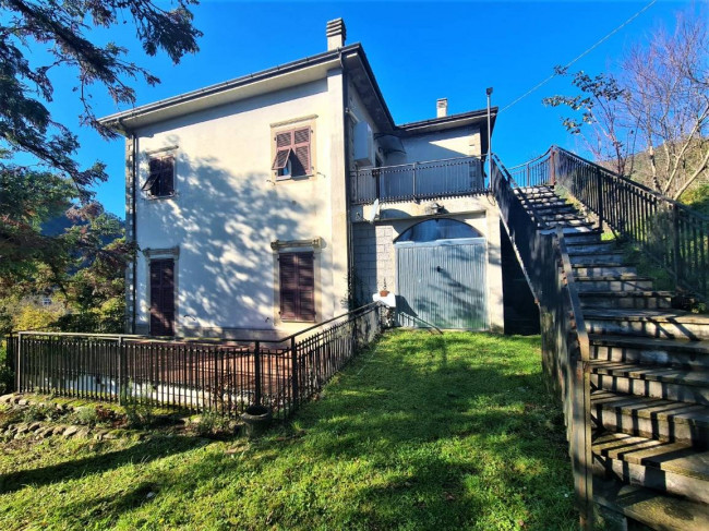 Villa in vendita a Calice al Cornoviglio