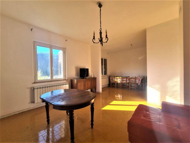 Villa in vendita a Calice al Cornoviglio