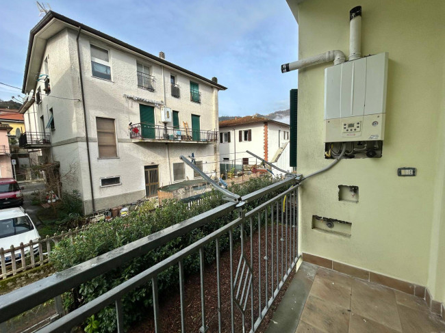 Appartamento in vendita a Follo