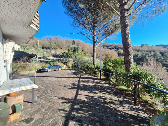 Villa in vendita a Calice al Cornoviglio