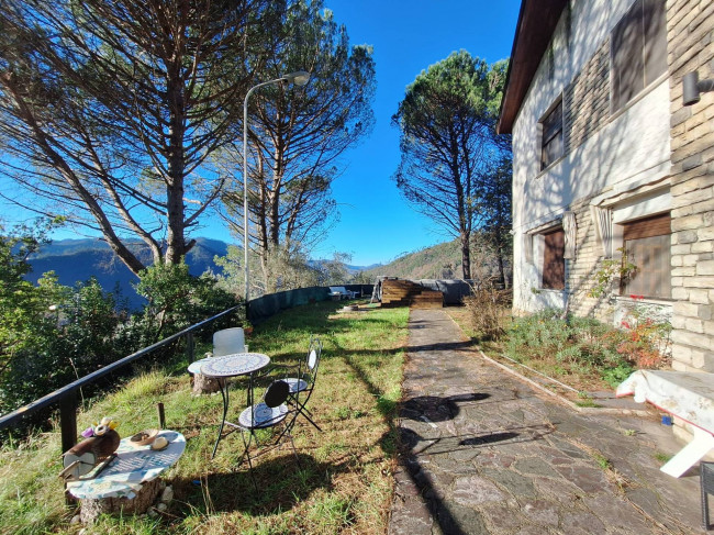 Villa in vendita a Calice al Cornoviglio
