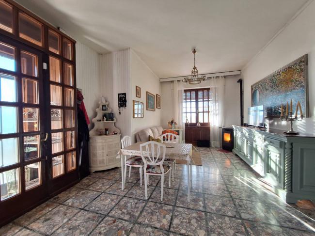Villa in vendita a Calice al Cornoviglio