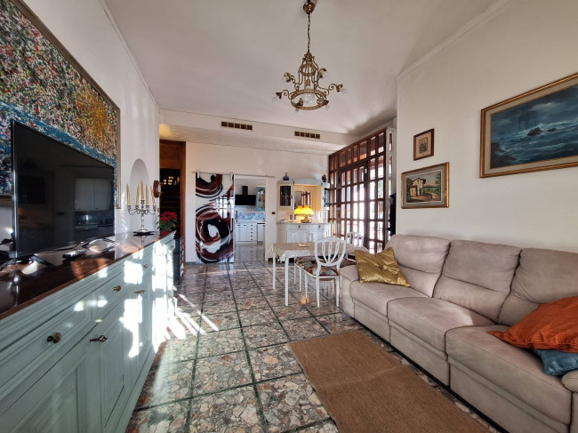 Villa in vendita a Calice al Cornoviglio