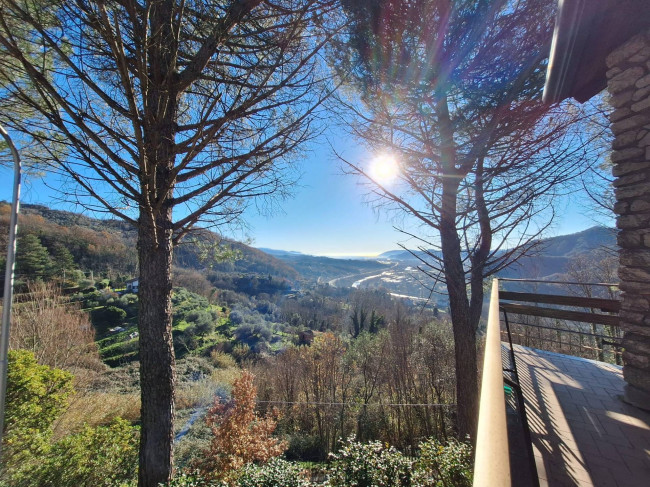 Villa in vendita a Calice al Cornoviglio